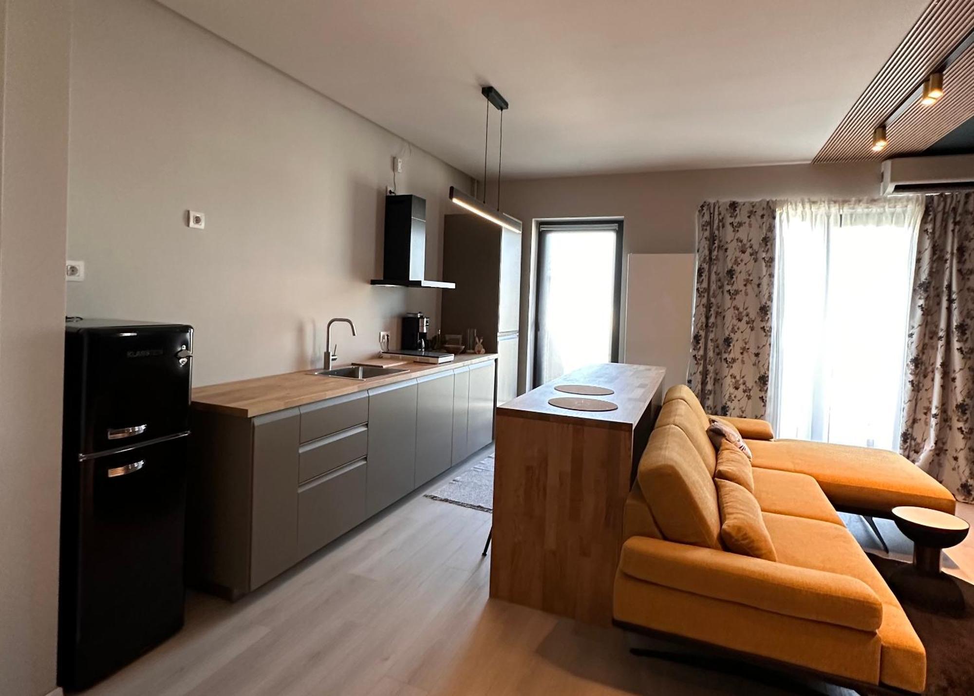Silvia B&B Бухарест Экстерьер фото